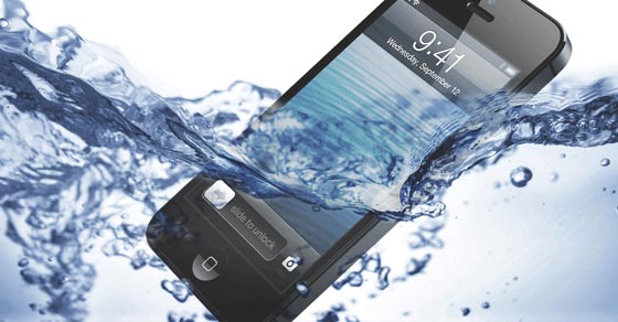 telefono caduto in acqua